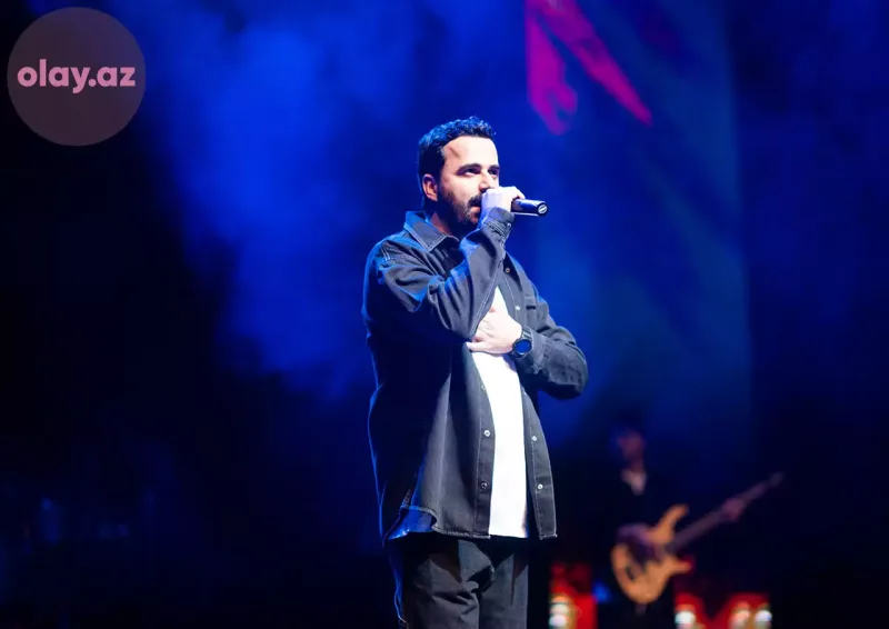 50 pərəstişkarını səhnəyə çıxardı... - Orxanın konsertinin birinci günü