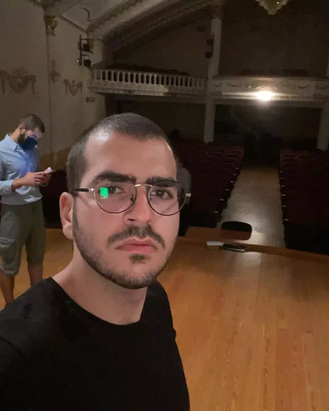 “Əməkdaşlarımıza aylıq maaş verə bilmirik”