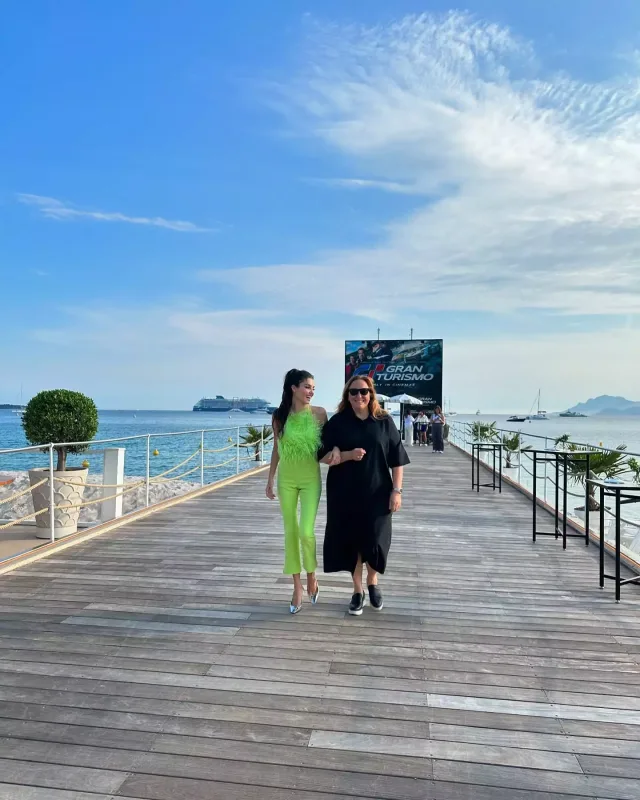 Həbs olunan menecerə dəstək oldular