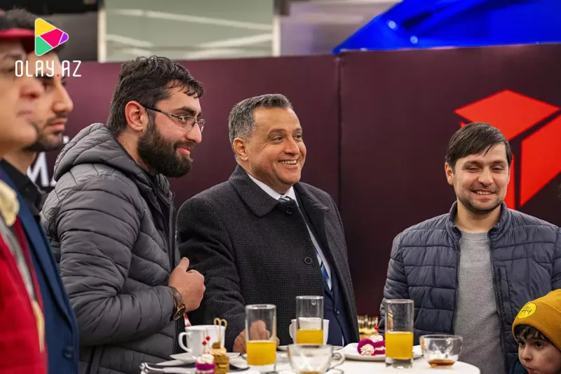 “Kartına atacam” – Qalada maraqlı anlar