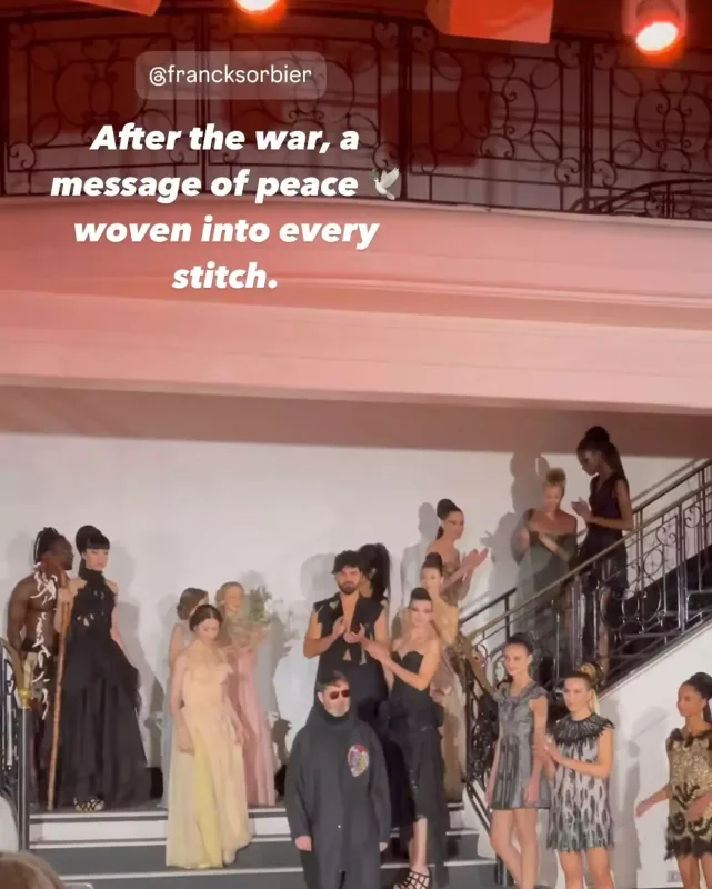 Azərbaycanlı model Paris Moda Həftəsində podiuma çıxdı!
