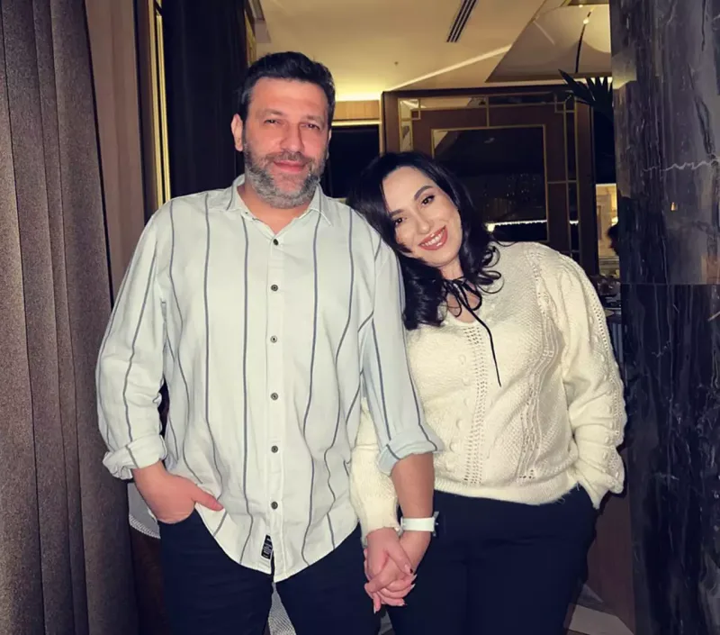 Xatirə qonşularından narazıdır