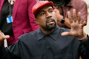 Məşhur müğənniyə autizm diaqnozu qoyulub