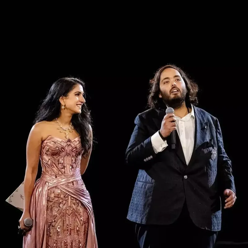 Rihanna dünyanın ən bahalı toyunda