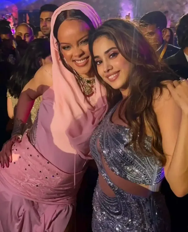 Rihanna dünyanın ən bahalı toyunda