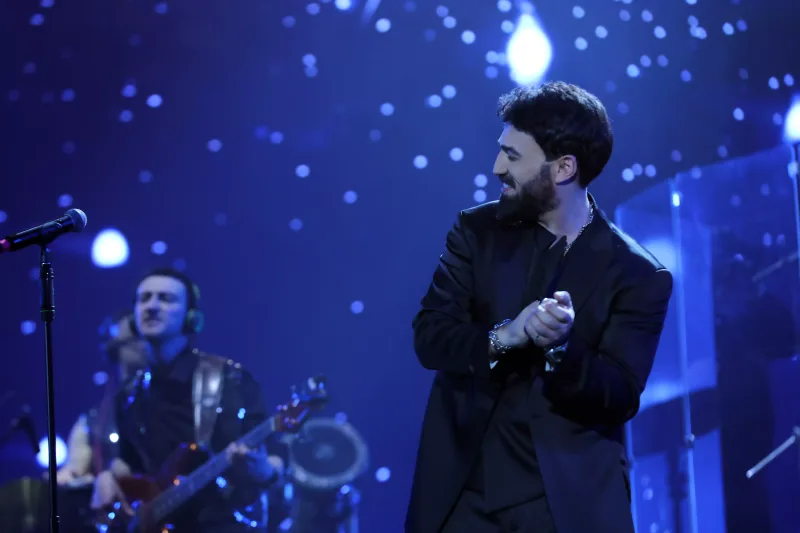 Zamiq konsertöncəsi liftdə qaldı, ayağını zədələdi