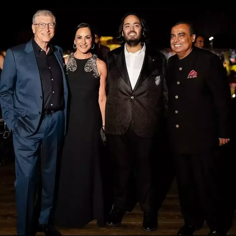 Rihanna dünyanın ən bahalı toyunda