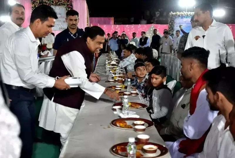 Rihanna dünyanın ən bahalı toyunda