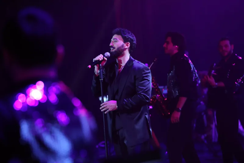 Zamiq konsertöncəsi liftdə qaldı, ayağını zədələdi