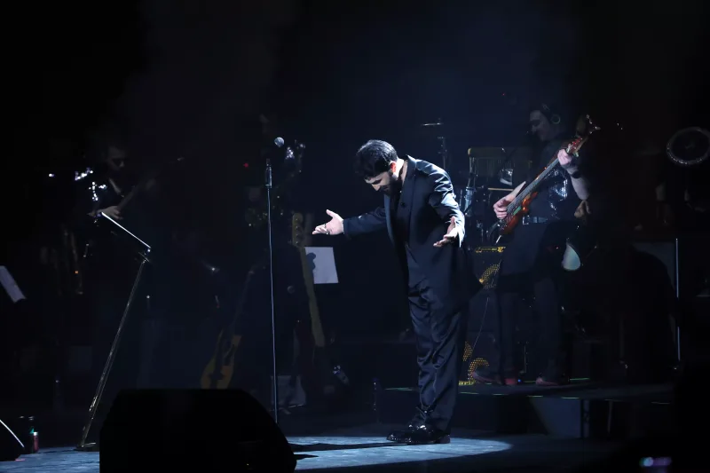 Zamiq konsertöncəsi liftdə qaldı, ayağını zədələdi