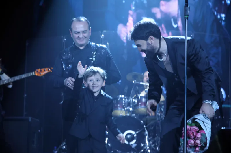 Zamiq konsertöncəsi liftdə qaldı, ayağını zədələdi