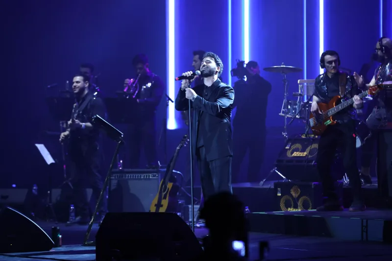 Zamiq konsertöncəsi liftdə qaldı, ayağını zədələdi