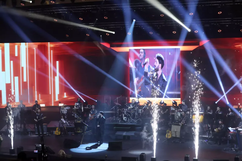 Zamiq konsertöncəsi liftdə qaldı, ayağını zədələdi