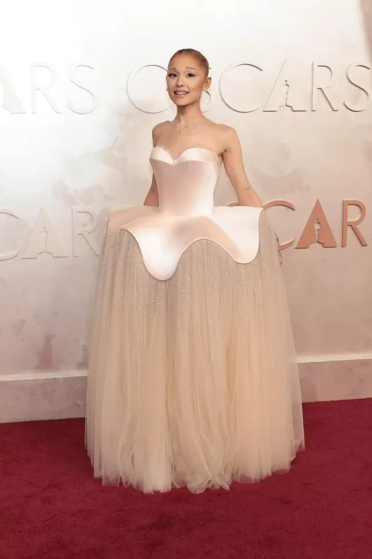 “Oskar-2025”in ən zövqlü geyinən ulduzları!