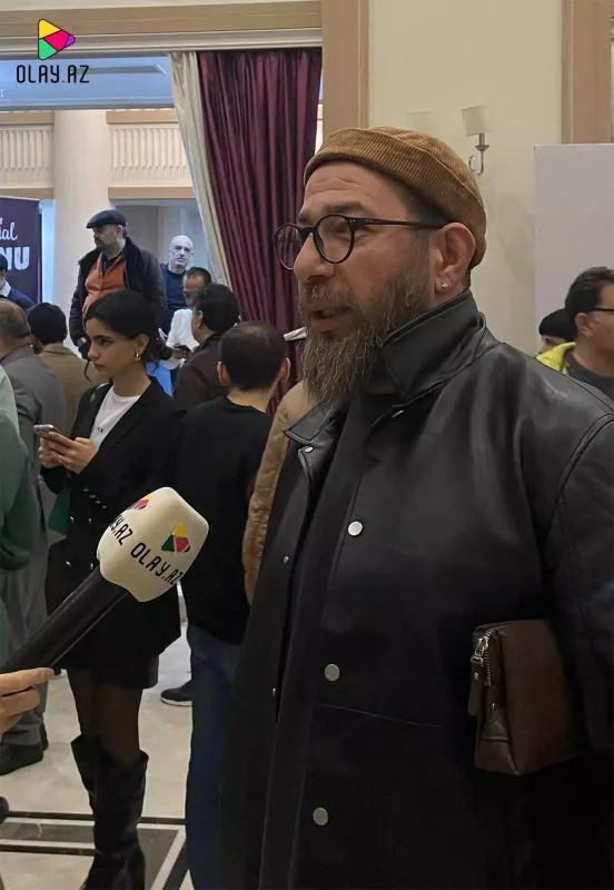 “Öyrəşmişik, hamıya sənətkar deyirik”