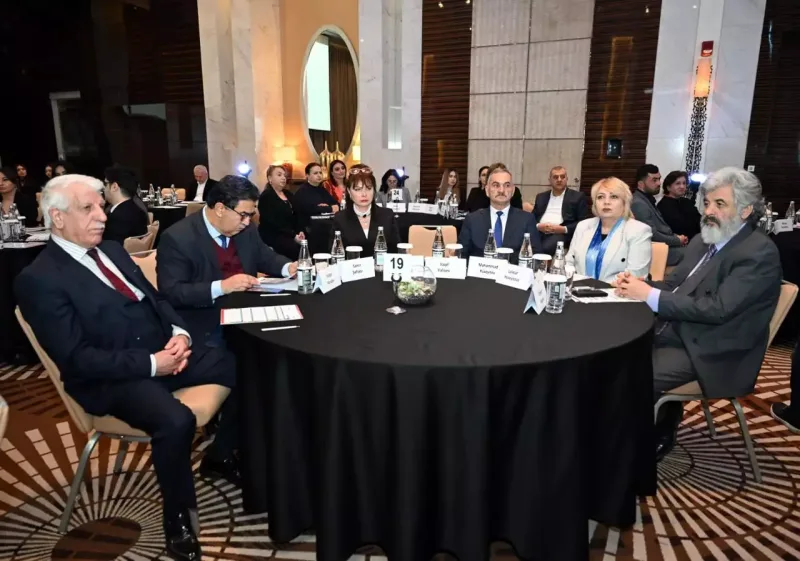 “Səhnəarxası: hesabat, müzakirə və yeni imkanlar” adlı tədbir keçirilib