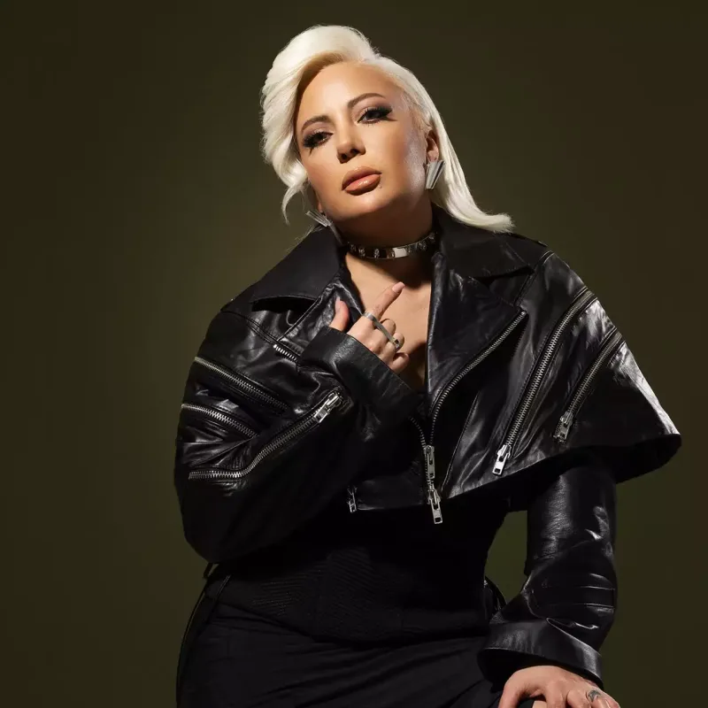 “Həyat yoldaşım “blatnoy” mahnıları sevir”