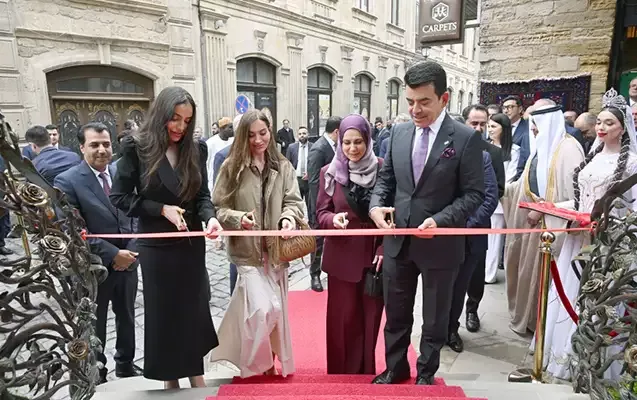 Leyla və Arzu Əliyevalar rəsmi açılışda - Fotolar