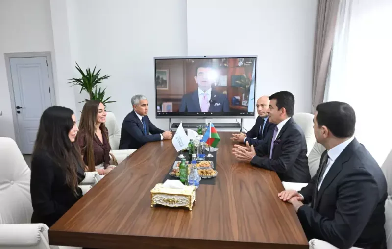 Leyla və Arzu Əliyevalar rəsmi açılışda - Fotolar