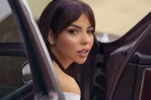 “Bacımın qızıllarını, anamın orijinal saatlarını oğurlayıb”