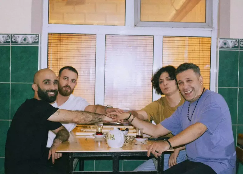 “Tərbiyəsizlik özünə dövlətdən ikinci evi istəməkdir”