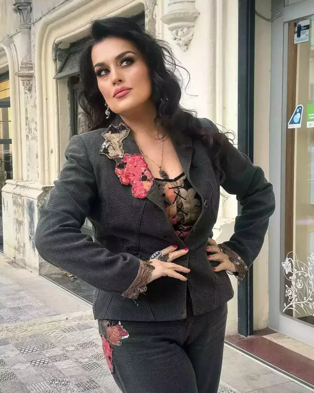 “İlhamə xanımın yerində heç kim otura bilməz”