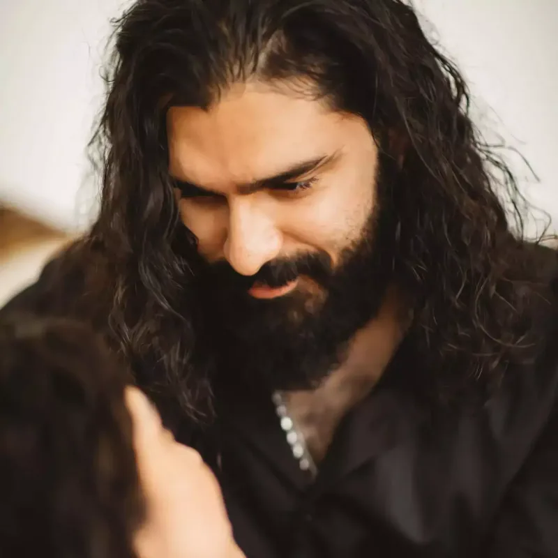 “Mənə görə üstündən xətt çəkdiyin arzularından xəbərdaram”