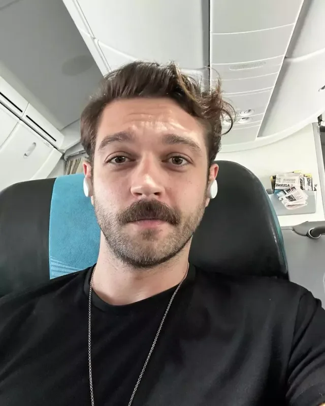 Türkiyəli aktyorlar Bakıda