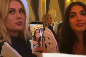 Əkizlər küsülü olduqları Roza ilə eyni məclisdə!