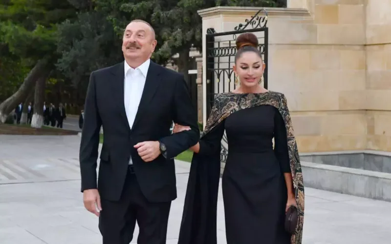 Zərif stili hər qadına ilham verir...