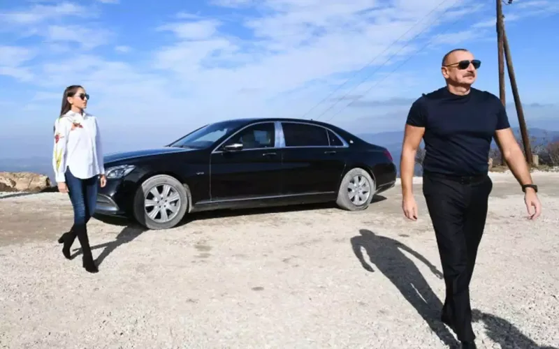 Zərif stili hər qadına ilham verir...