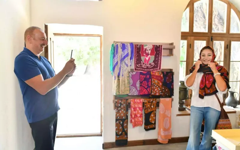 Zərif stili hər qadına ilham verir...