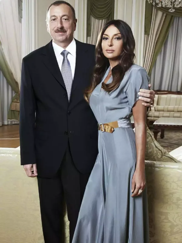 Zərif stili hər qadına ilham verir...