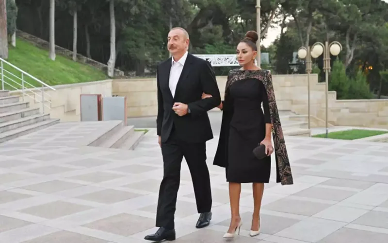 Zərif stili hər qadına ilham verir...