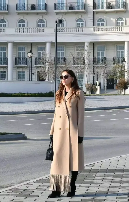 Zərif stili hər qadına ilham verir...