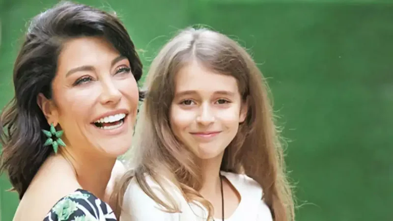 16 yaşlı qızı Denizə hücum etdi - Video