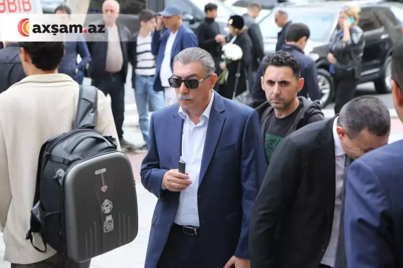 Məşhurlar onunla vidaya qatıldı