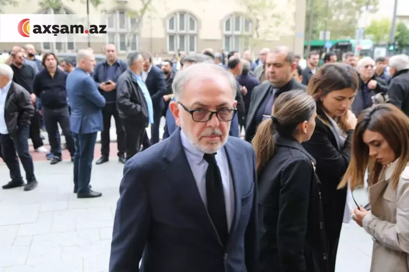 Məşhurlar onunla vidaya qatıldı