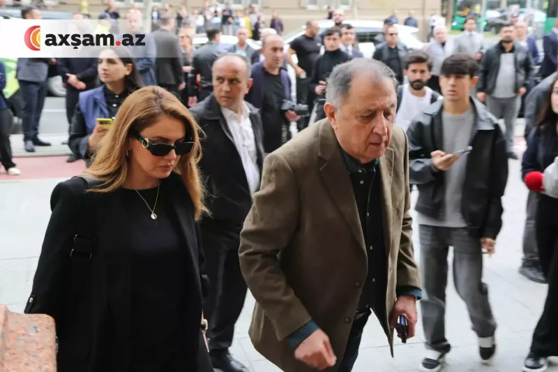 Məşhurlar onunla vidaya qatıldı