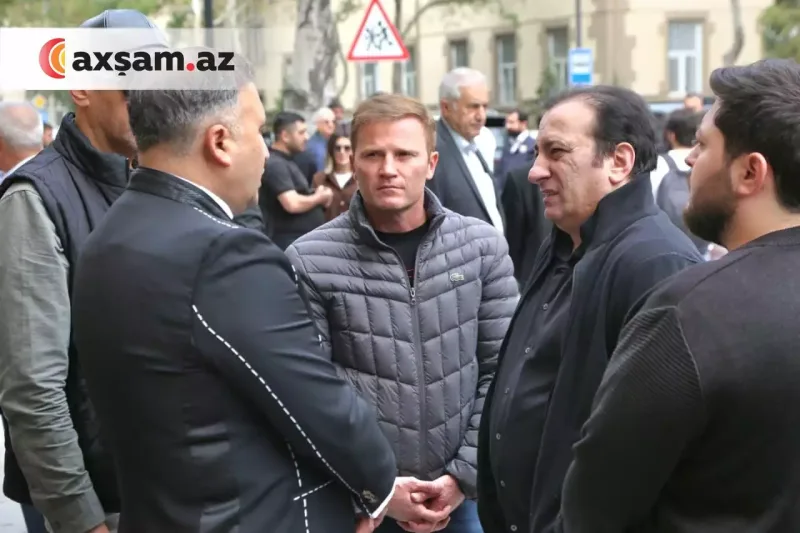 Məşhurlar onunla vidaya qatıldı