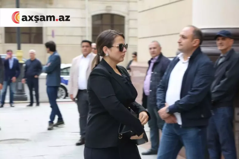 Məşhurlar onunla vidaya qatıldı