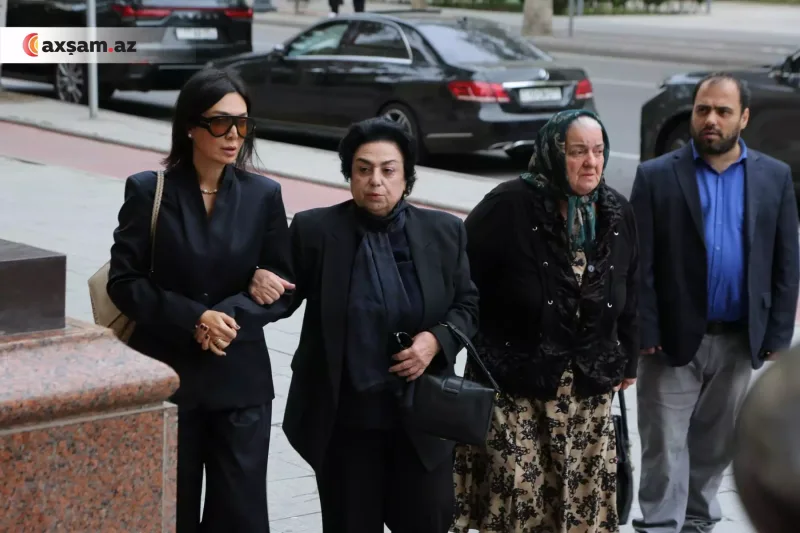 Məşhurlar onunla vidaya qatıldı