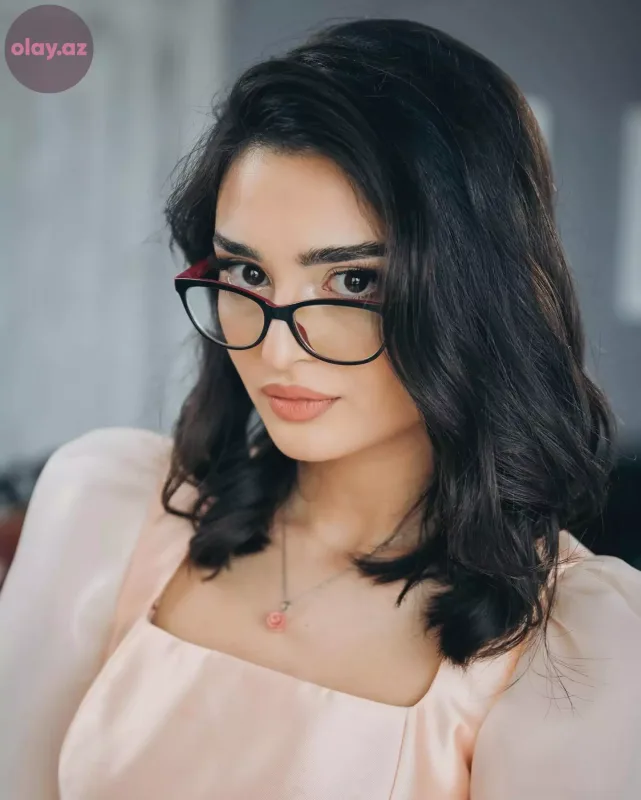 Ayaz Salayevin heç yerdə görmədiyiniz qızı