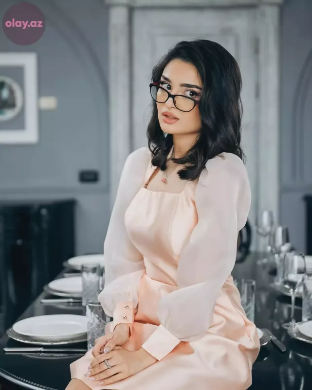 Ayaz Salayevin heç yerdə görmədiyiniz qızı