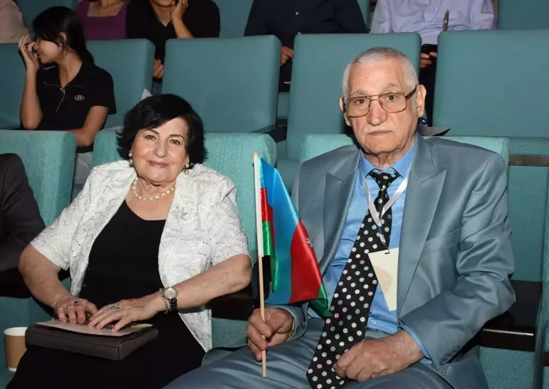 Özbəkistanda səhnəyə çıxdılar!