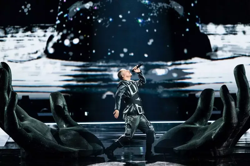 “Lüt qaçan yaxşı idi, bizim oğlanlar pis?”