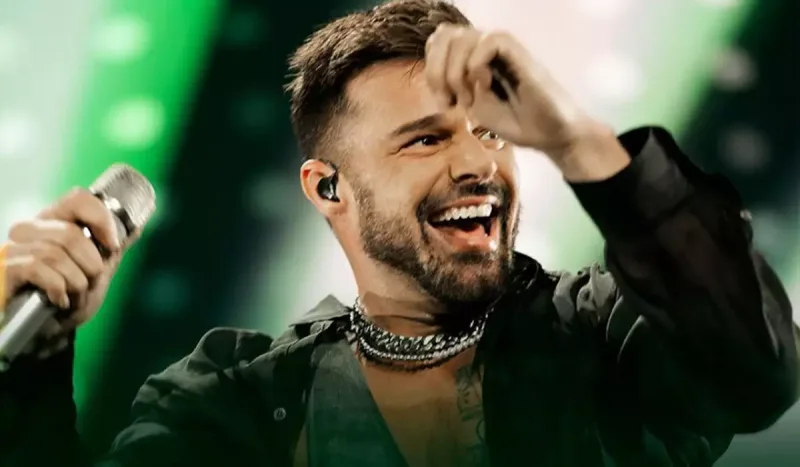 Riki Martin Bakıya gəlir!