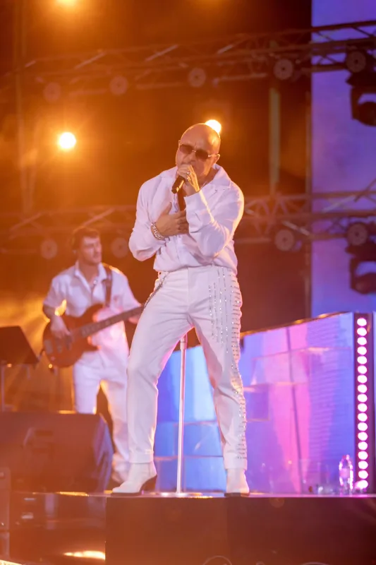 Yaşıl Teatr konsertinin birinci günündə yaşananlar...