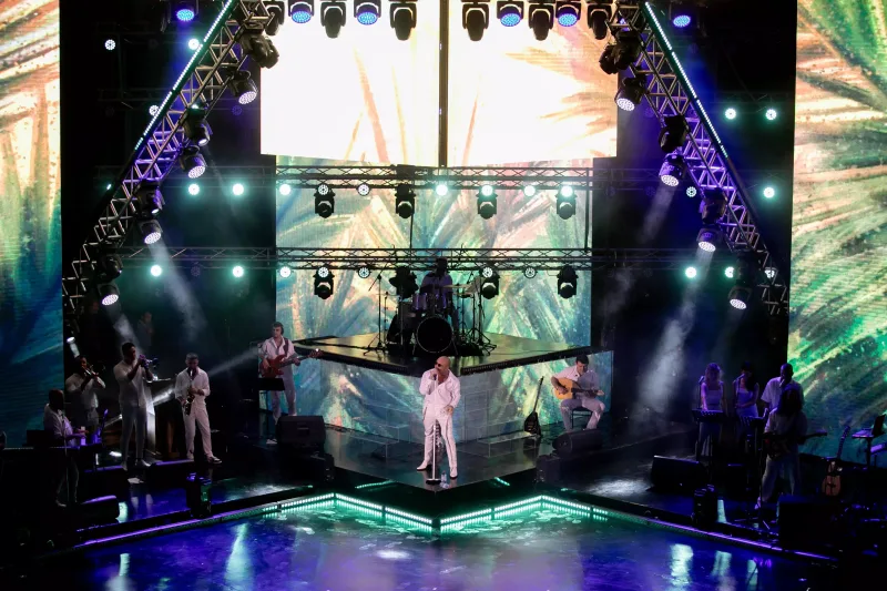 Yaşıl Teatr konsertinin birinci günündə yaşananlar...