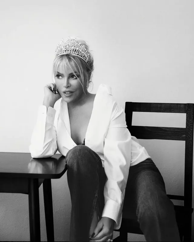 Ajda ilə bacısı arasında qalmaqal! - Video